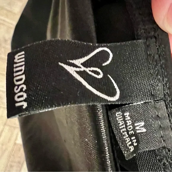 Black spaghetti strap cinch side dress - Picture 3 of 6